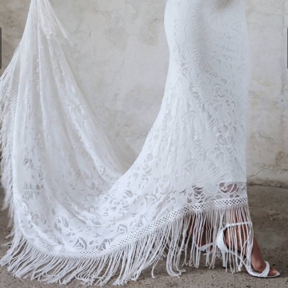 Grace Loves Lace Edie💍No Bundling, please. Special shipping needs to be made. - Picture 2 of 10